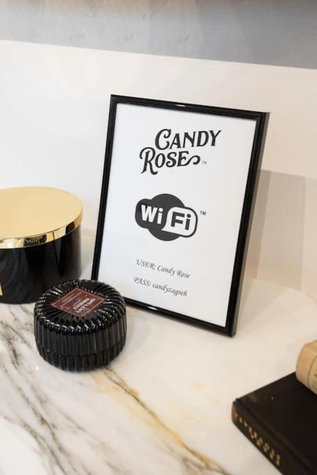 Candy Rose Lux Centre Apartment